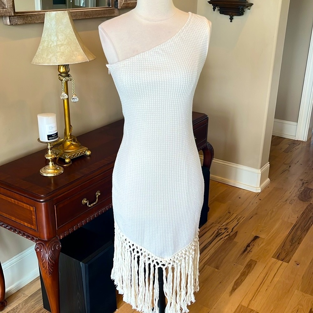 One Shoulder Cream Waffle Form Fitting Dress Fringe New - Picture 1 of 10